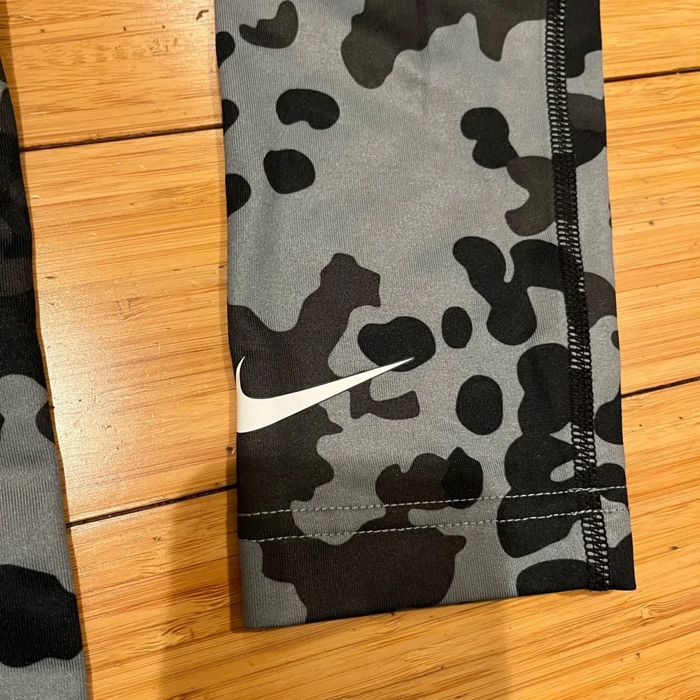 Nike Pro Dri-FIT Boys XL Camo Compression Shirt Black Gray Long Sleeve